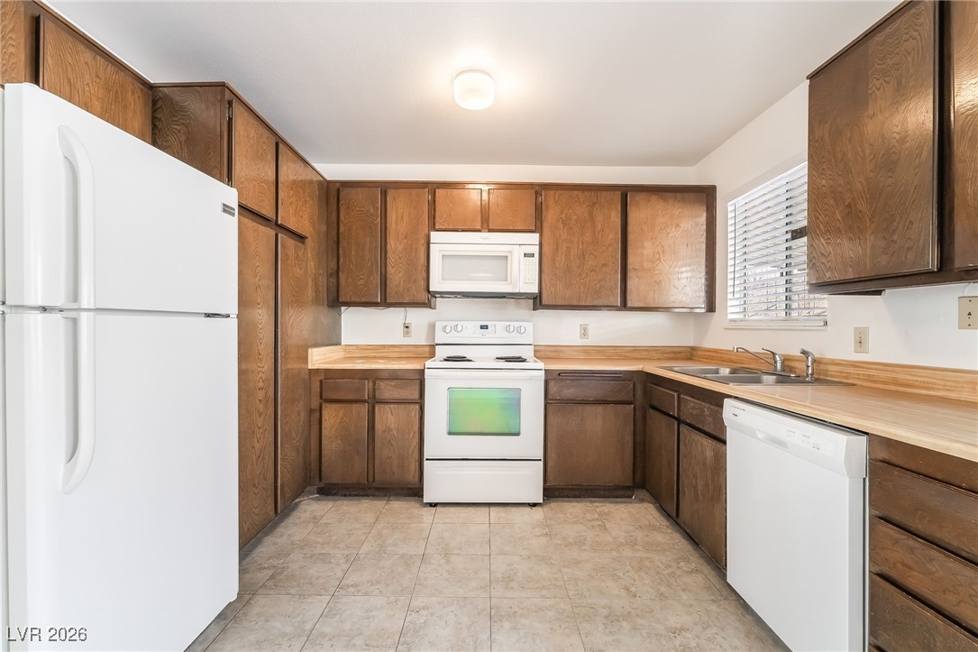 880 Jeri Lane Boulder City, NV 89005 - Photo 3 of 25