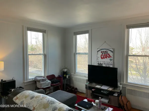 $1,950 | 400 Asbury Avenue, Unit 4, Asbury Park, NJ 07712