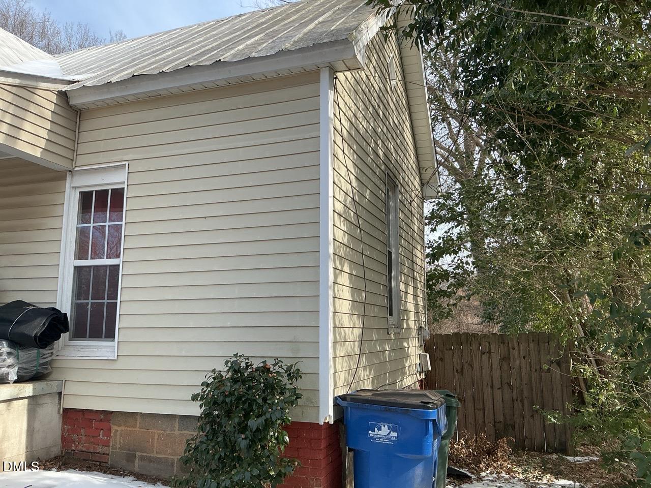 627 Church Street Raleigh, NC 27601 - Photo 4 of 13 PHOTO-2026-02-10-10-50-36
