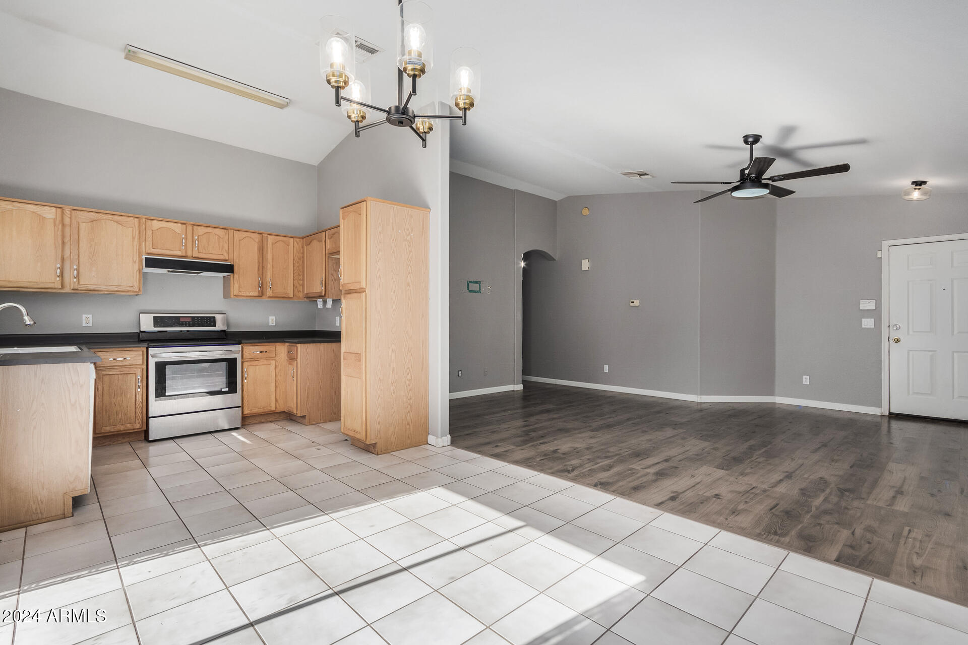 8757 West Griswold Road Peoria, AZ 85345 - Photo 7 of 22 KITCHEN