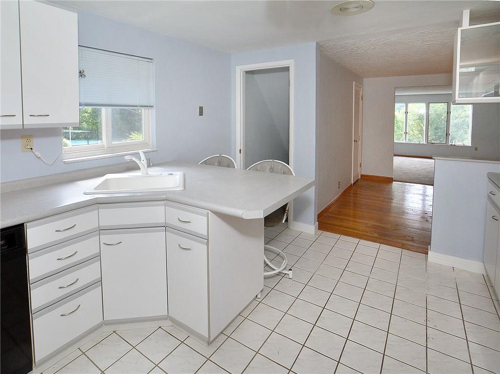 20 Devitt Lane Irwin, PA 15642 - Photo 3 of 23 Gallery Image 3