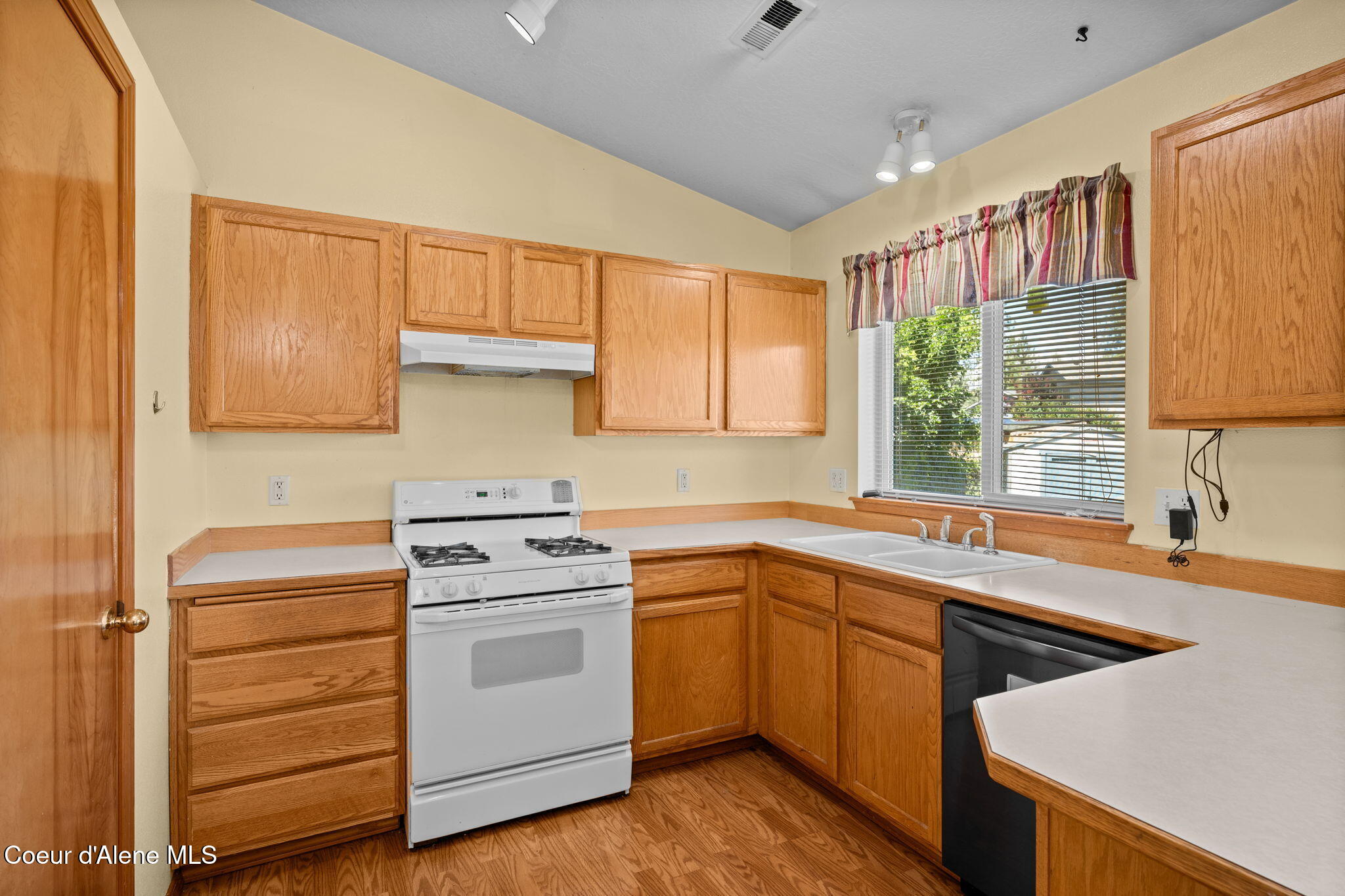 6759 Darby Court Rathdrum, ID 83858 - Photo 13 of 27 13-web-or-mls-6759 W Darby-13
