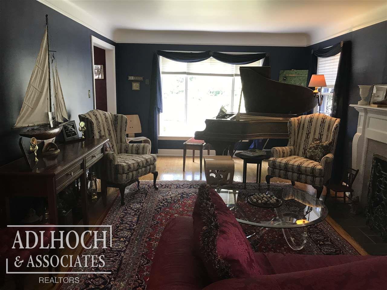 734 Pemberton Road Grosse Pointe, MI 48230 - Photo 3 of 23 31327842-2.JPG