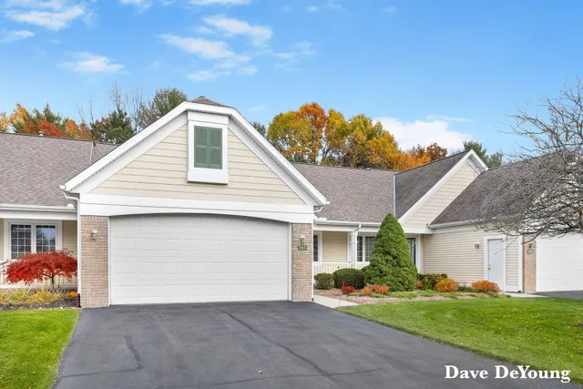 $389,900 | 347 Timberlake East, Holland, MI 49424