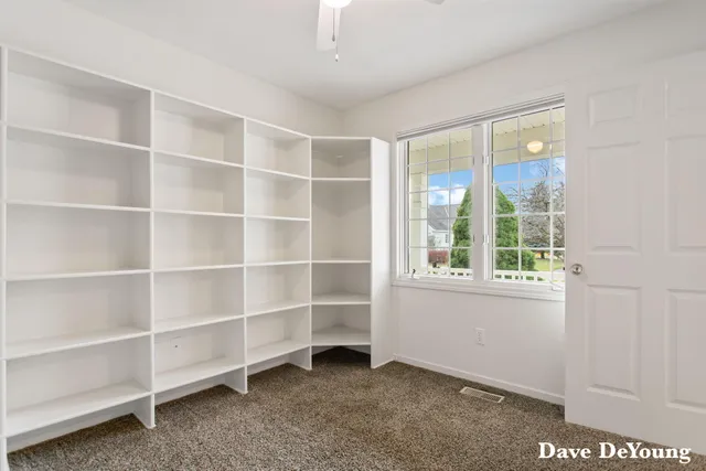 $389,900 | 347 Timberlake East, Holland, MI 49424