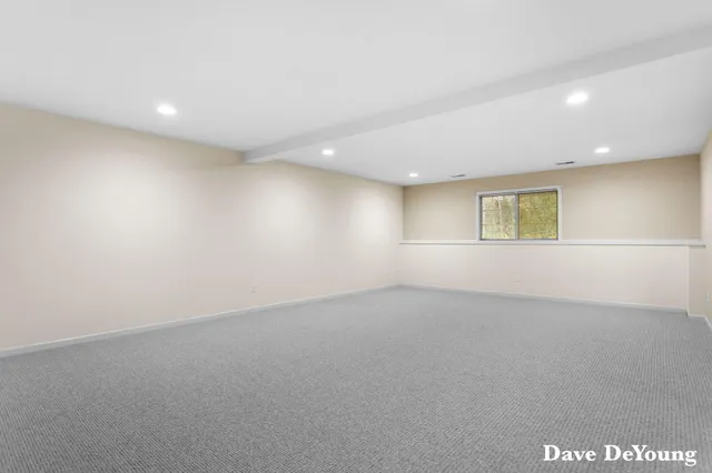 $389,900 | 347 Timberlake East, Holland, MI 49424