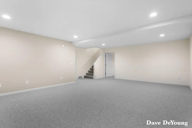 $389,900 | 347 Timberlake East, Holland, MI 49424