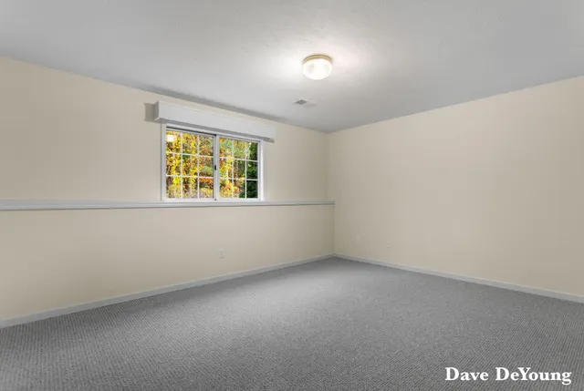 $389,900 | 347 Timberlake East, Holland, MI 49424