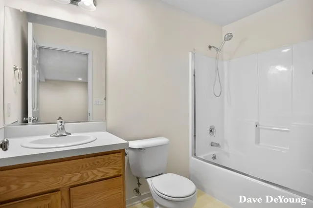 $389,900 | 347 Timberlake East, Holland, MI 49424