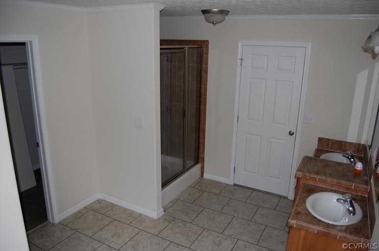 4052 Paynes Mill Road Bumpass, VA 23024 - Photo 14 of 17 an entryway with a sink