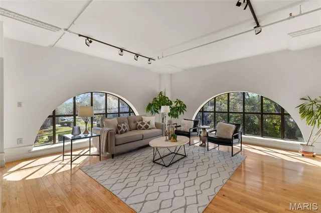 $389,000 | 4901 Washington Avenue, Unit 2A, St. Louis, MO 63108