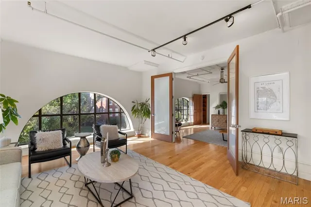 $389,000 | 4901 Washington Avenue, Unit 2A, St. Louis, MO 63108