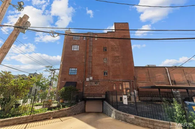 $389,000 | 4901 Washington Avenue, Unit 2A, St. Louis, MO 63108