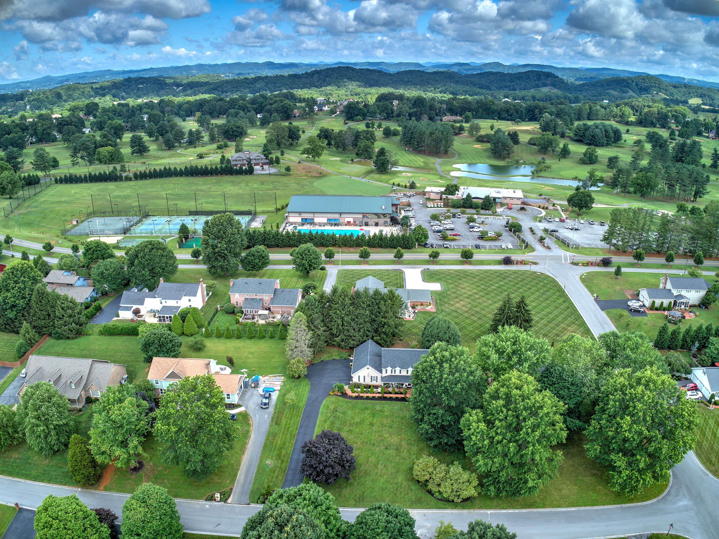 233 Galway Road Bristol, TN 37620 - Photo 5 of 61 233 Galway Rd-6