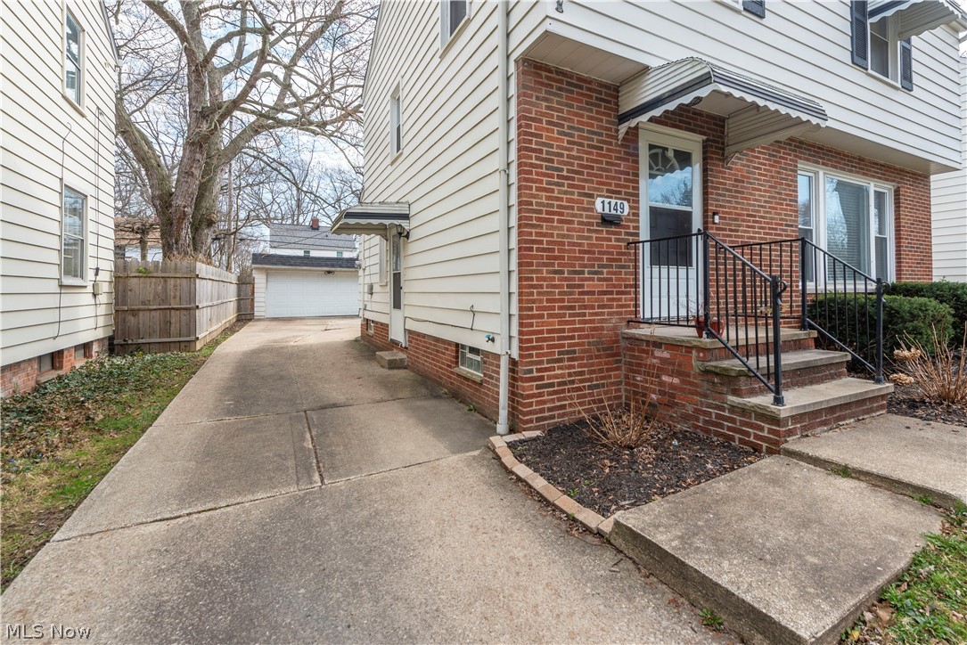 1149 Avondale Road Cleveland, OH 44121 - Photo 2 of 28 View of doorway to property