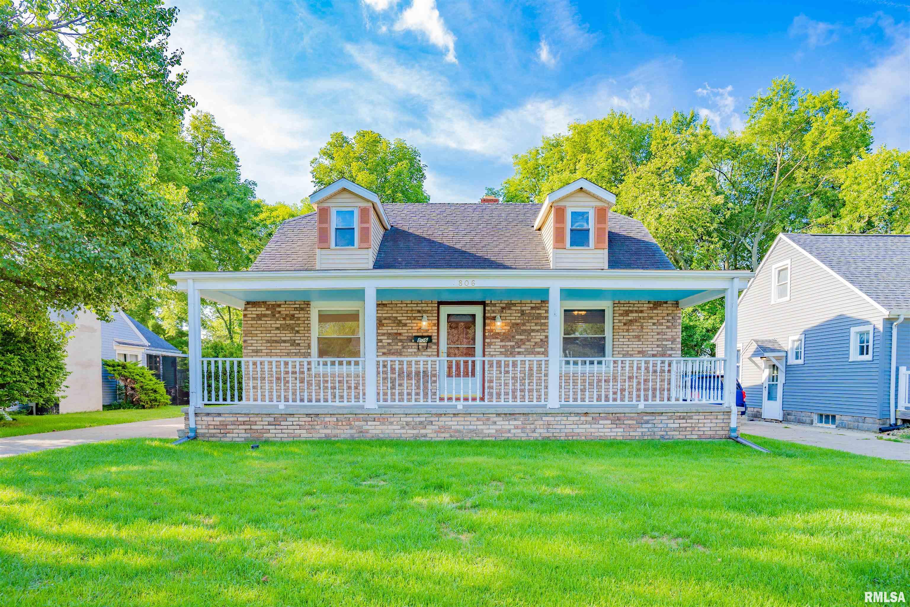 806 Spring Street Washington, IL 61571 - Photo 1 of 27 Gallery Image 1