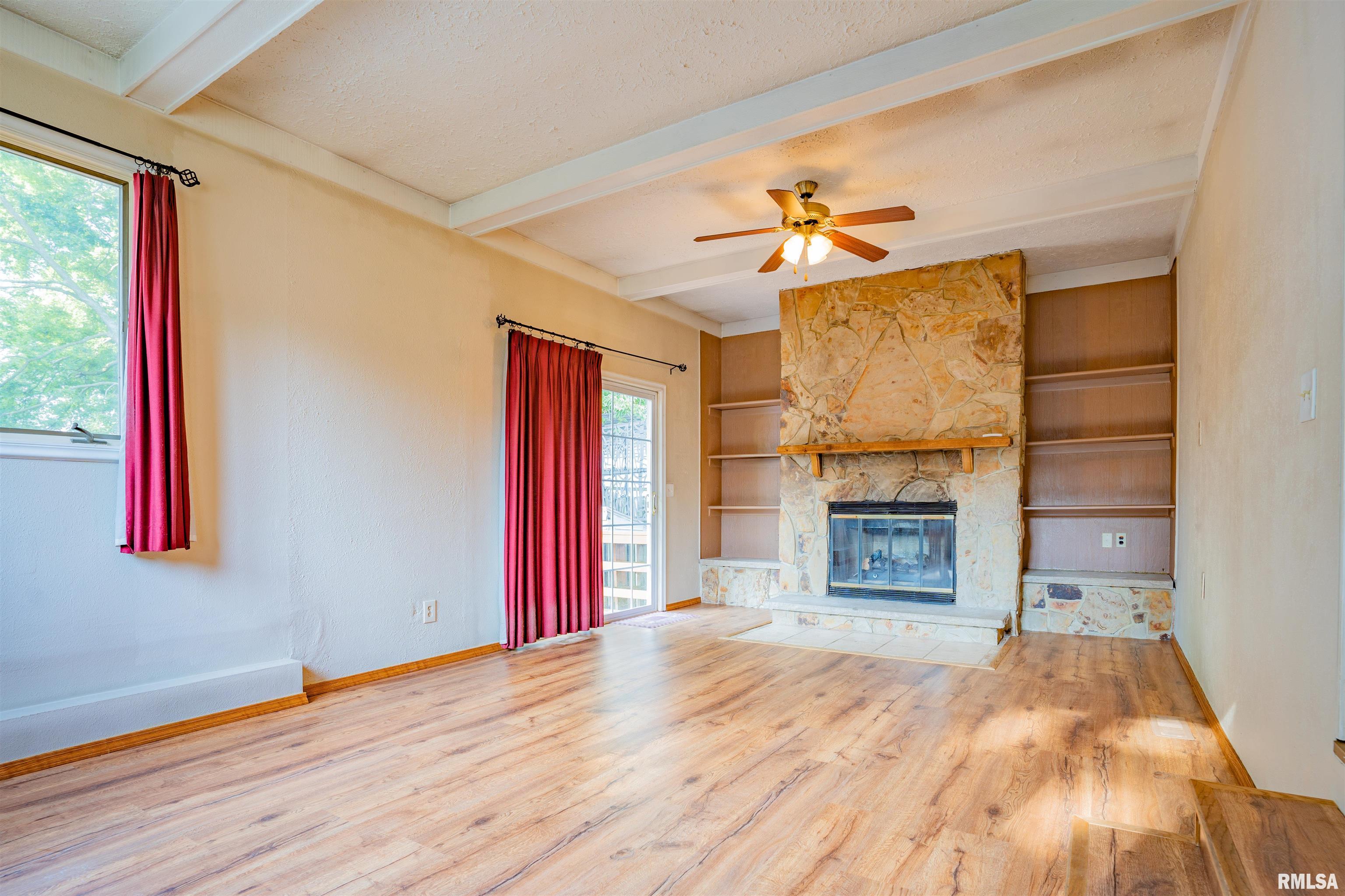 806 Spring Street Washington, IL 61571 - Photo 4 of 27 Gallery Image 4