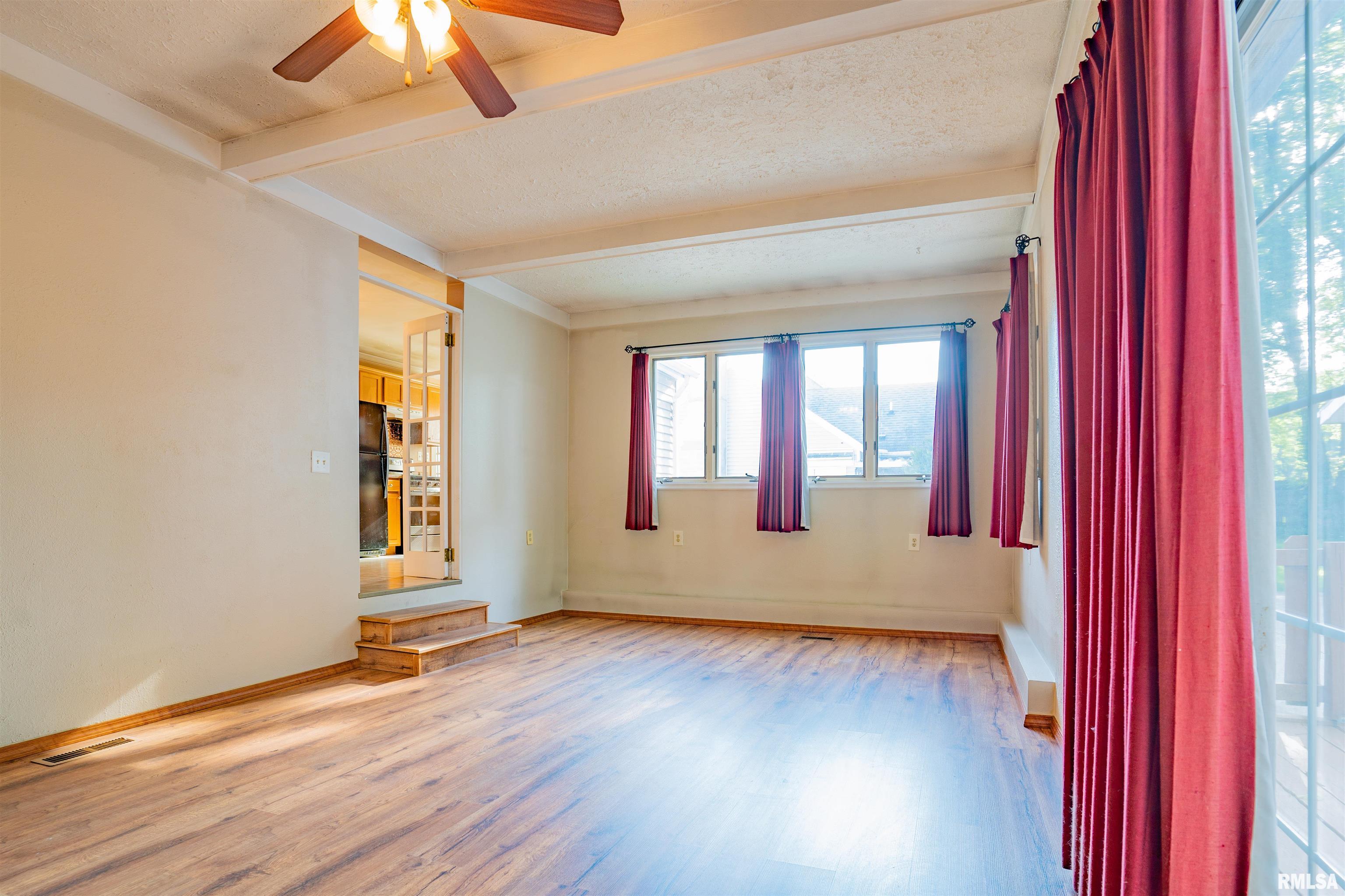 806 Spring Street Washington, IL 61571 - Photo 5 of 27 Gallery Image 5
