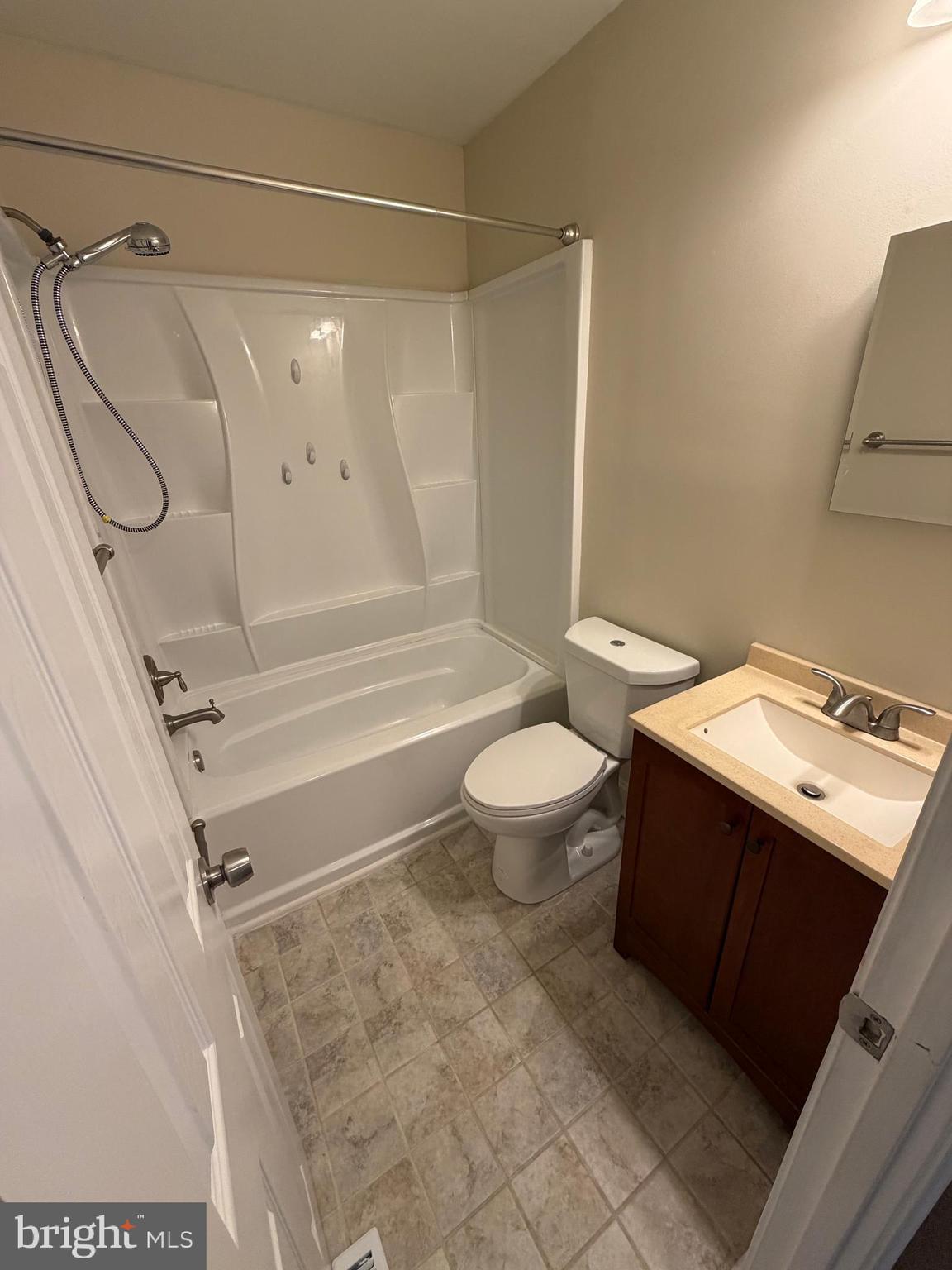 534 Lancaster Place, Unit 534 Frederick, MD 21703 - Photo 9 of 13 Full Bathroom