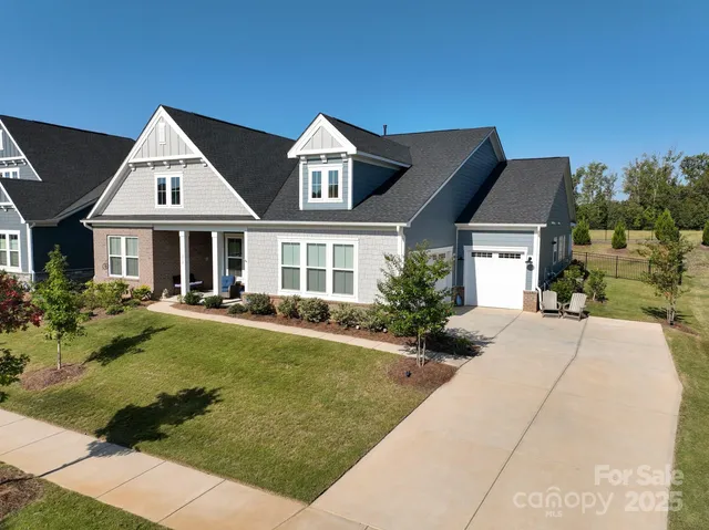 $899,900 | 232 Lanyard Lane, Belmont, NC 28012