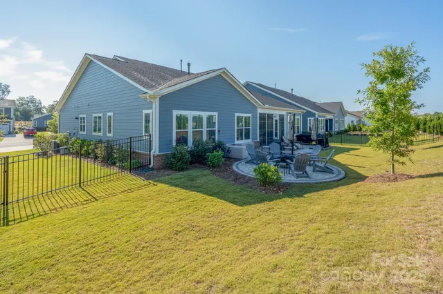 $899,900 | 232 Lanyard Lane, Belmont, NC 28012