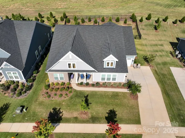 $899,900 | 232 Lanyard Lane, Belmont, NC 28012