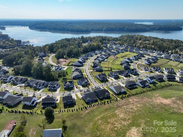 $899,900 | 232 Lanyard Lane, Belmont, NC 28012