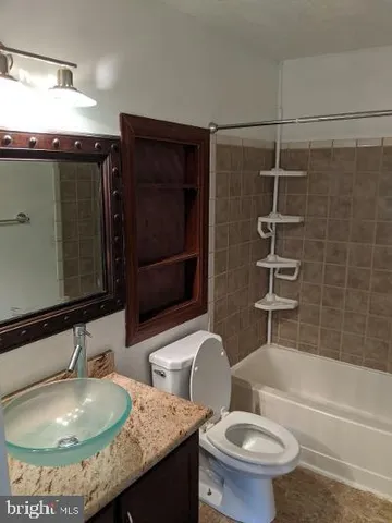 $2,695 | 5001 Pupfish Court, Waldorf, MD 20603