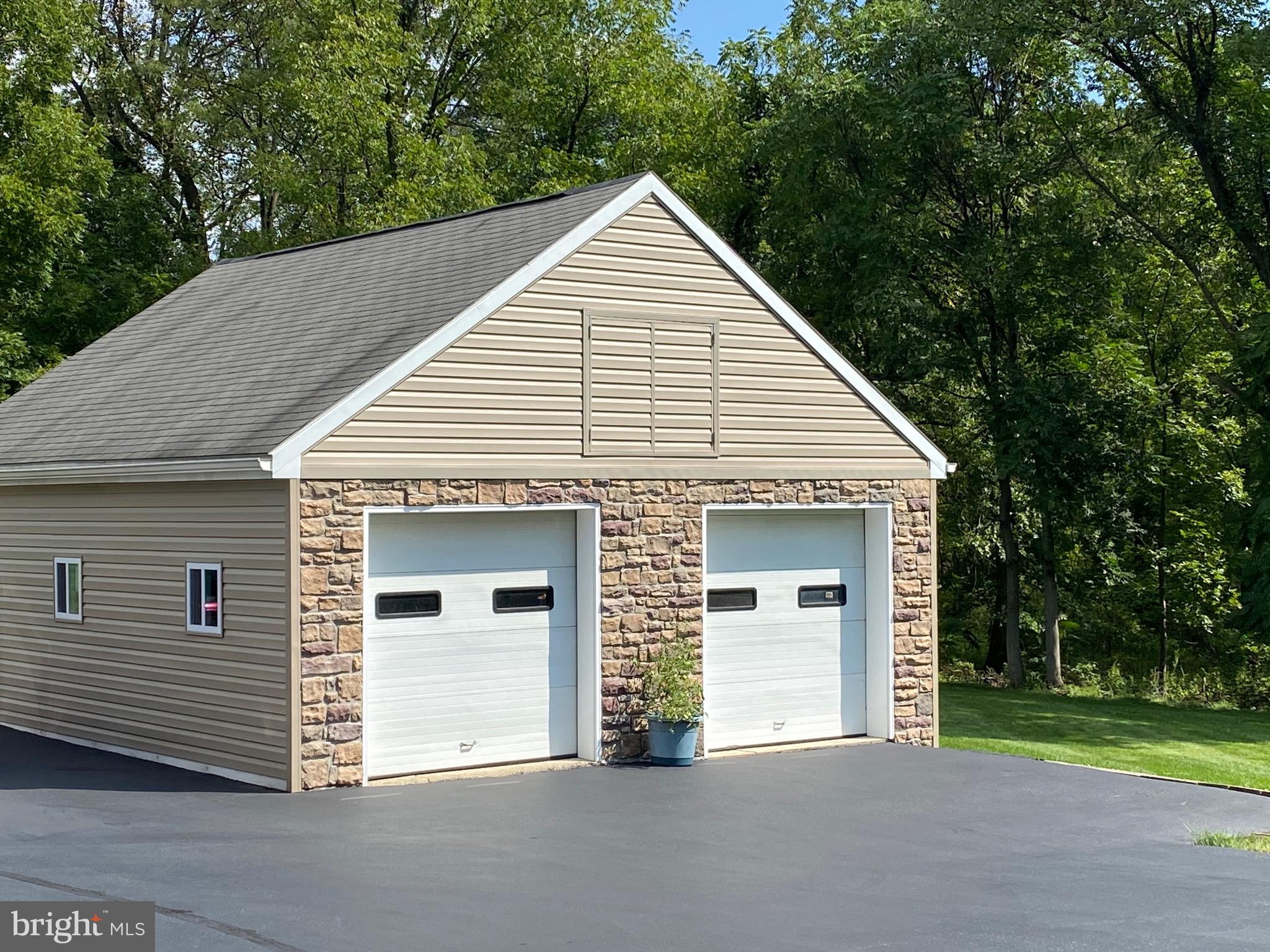 2109 Sand Hill Road Hershey, PA 17033 - Photo 11 of 87 Gallery Image 11