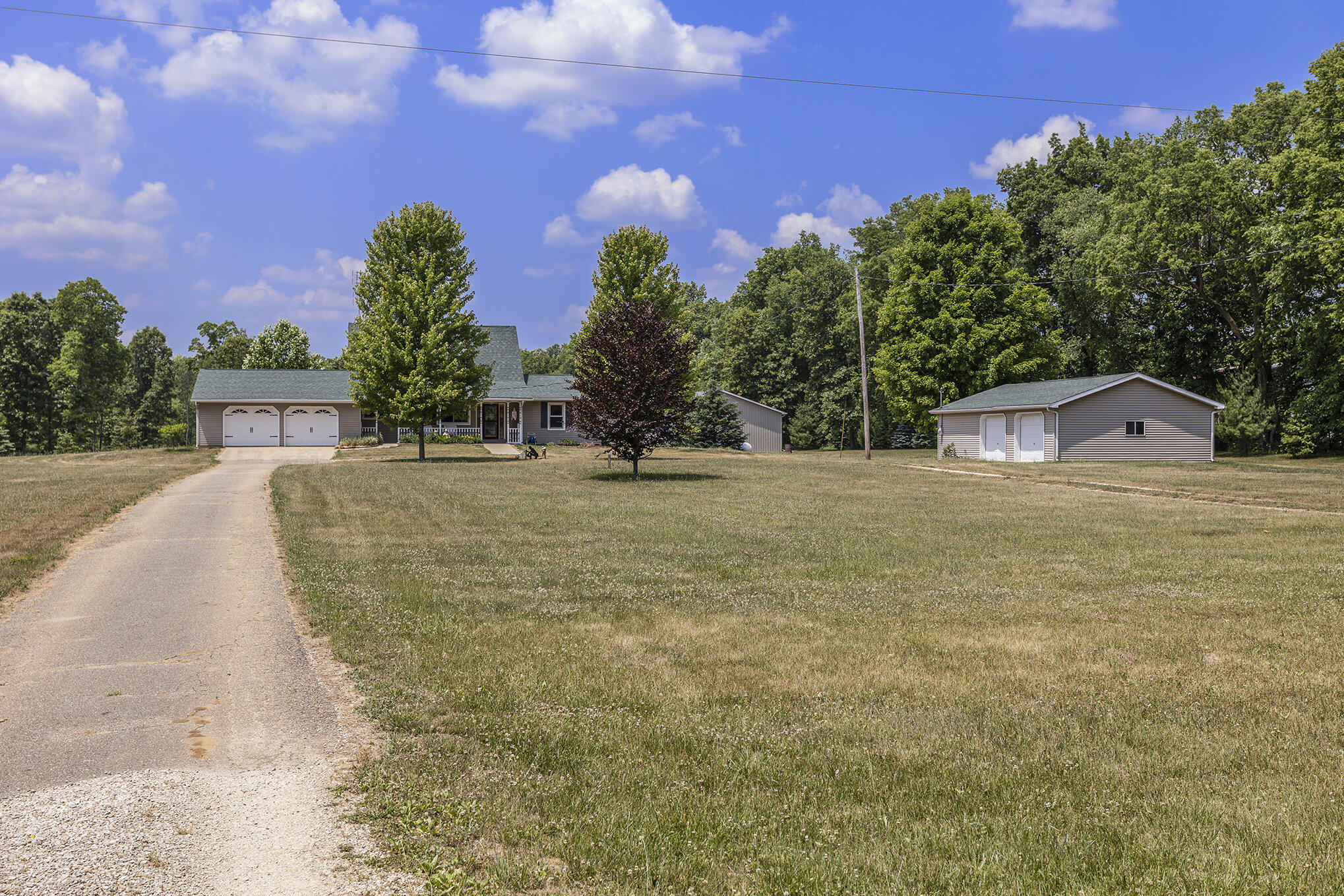 9400 River Road Bellevue, MI 49021 - Photo 8 of 50 002_9400_river_rd_bellevue_mi_49021-61