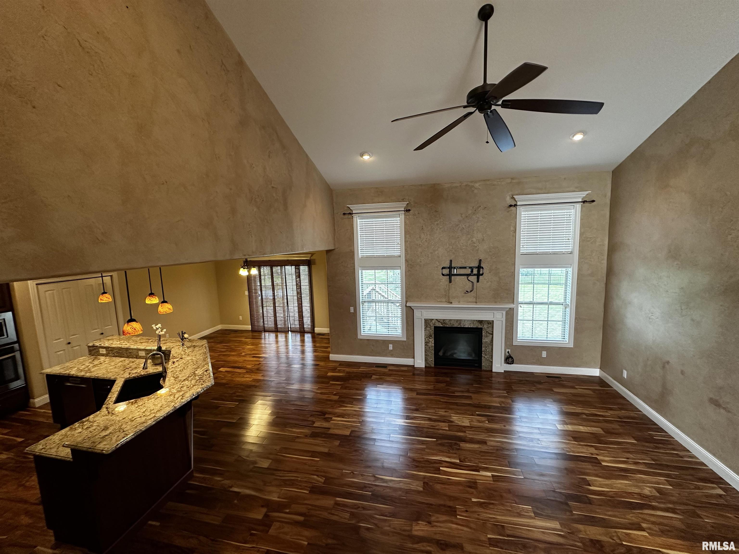 11215 North Country Ridge Lane Dunlap, IL 61525 - Photo 9 of 41 Gallery Image 9