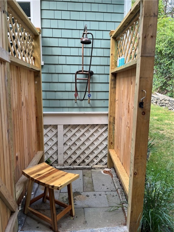 377 3rd Beach Road Middletown, RI 02842 - Photo 15 of 19