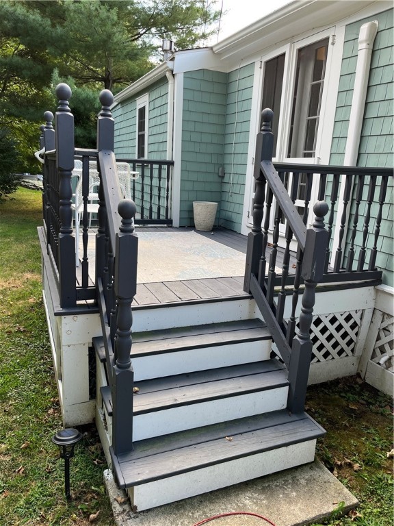 377 3rd Beach Road Middletown, RI 02842 - Photo 16 of 19