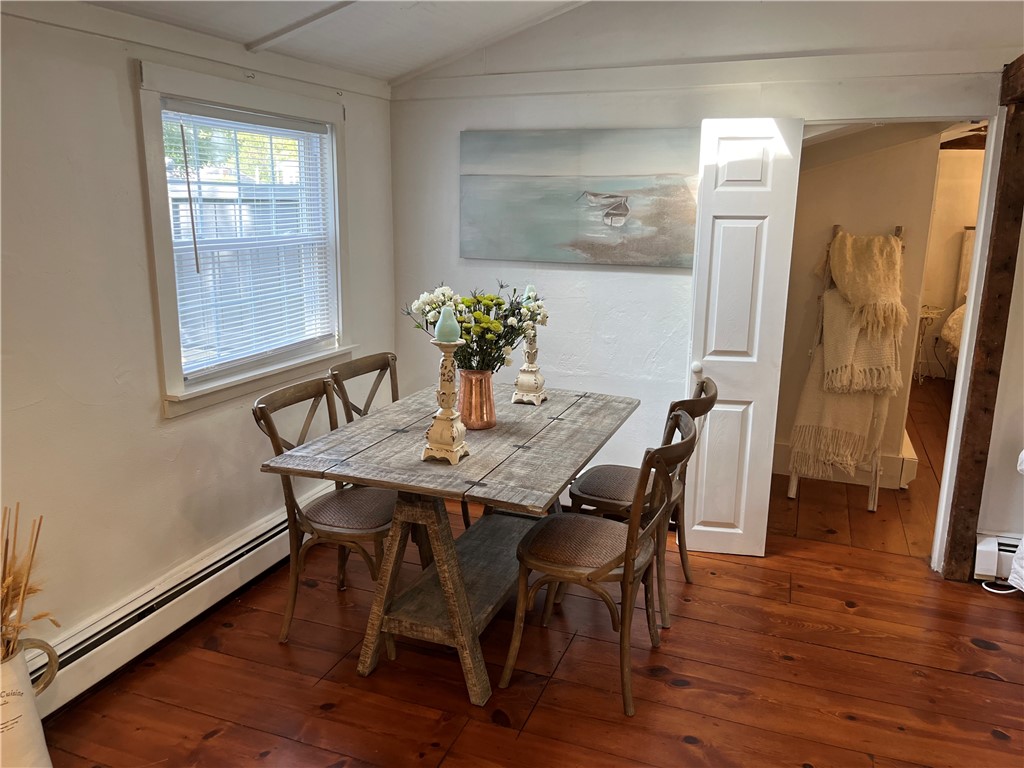 377 3rd Beach Road Middletown, RI 02842 - Photo 4 of 19