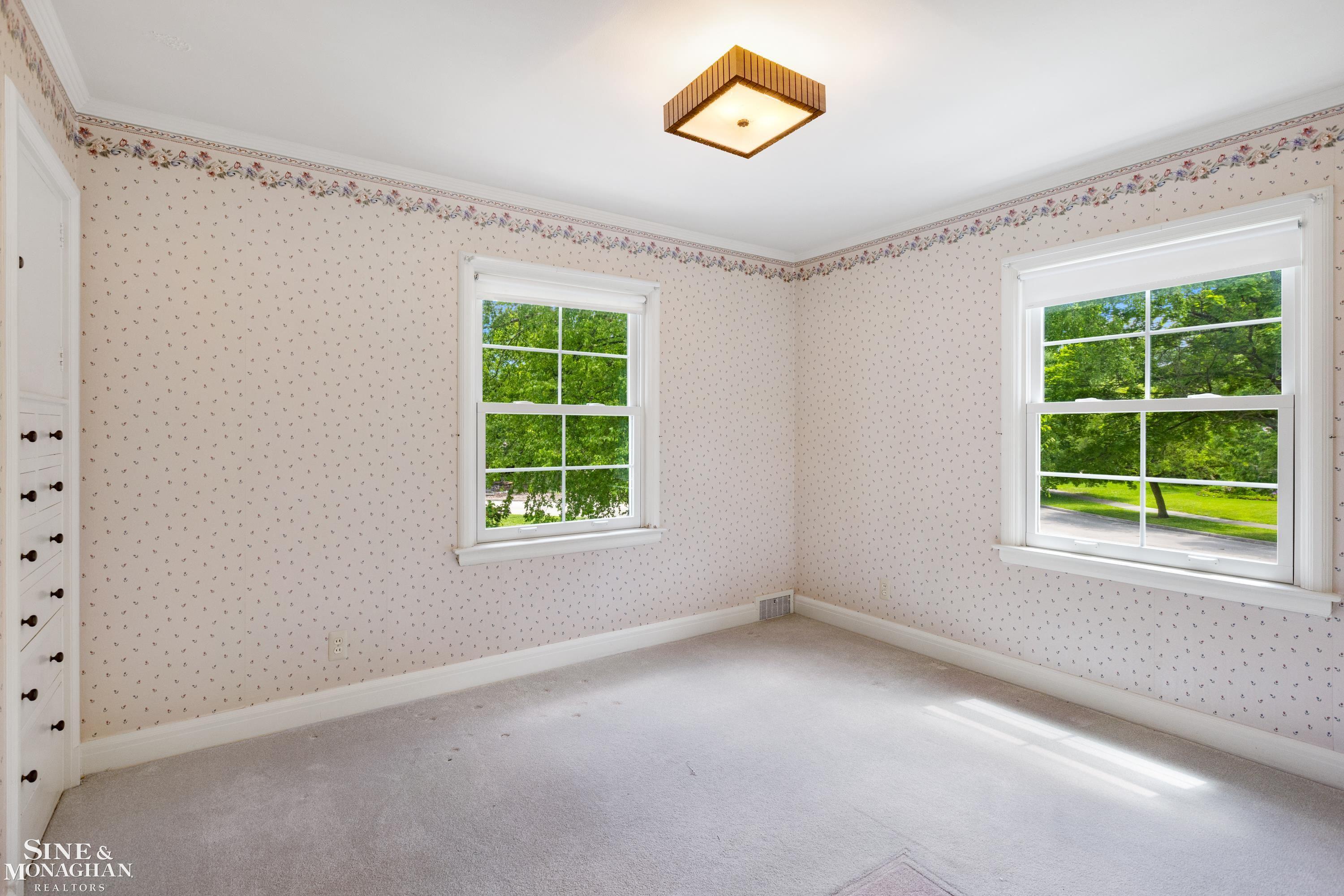 1380 Oxford Road Grosse Pointe Woods, MI 48236 - Photo 29 of 59