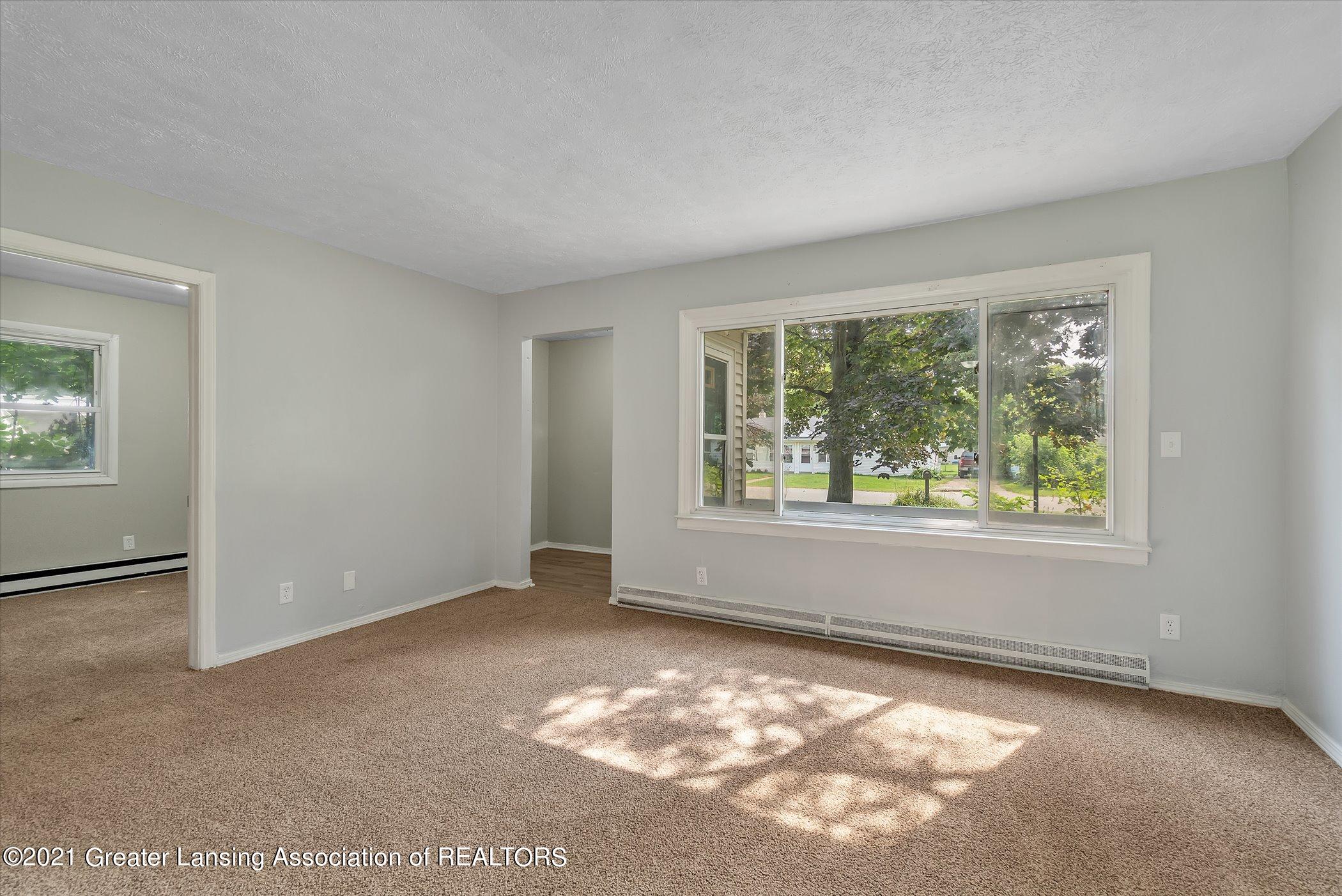 6532 Sommerset Road Lansing, MI 48911 - Photo 15 of 37 15-6532-Sommerset-Rd-WindowStill-Real-Es
