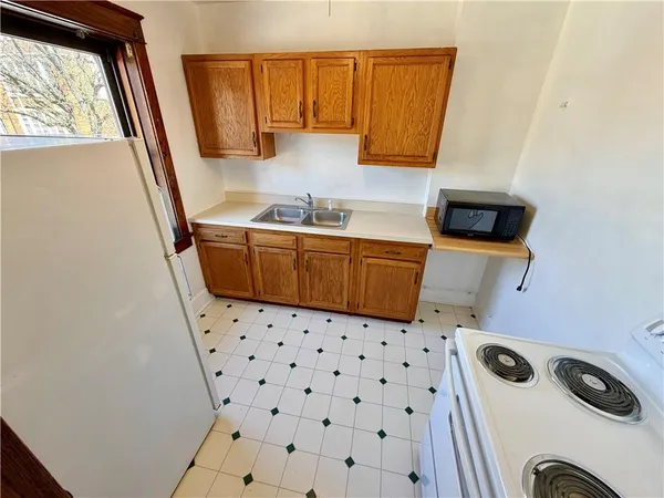 $850 | 35 North Beeson Boulevard, Unit 2, Uniontown, PA 15401