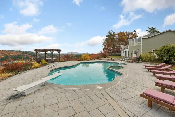 $2,850,000 | 141 Lakewood Drive, Alton, NH 03810