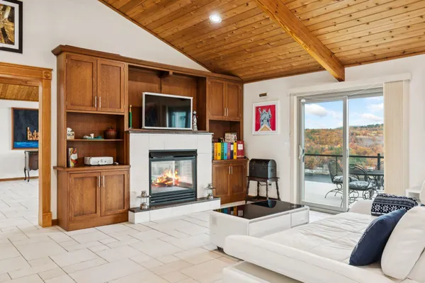 $2,850,000 | 141 Lakewood Drive, Alton, NH 03810