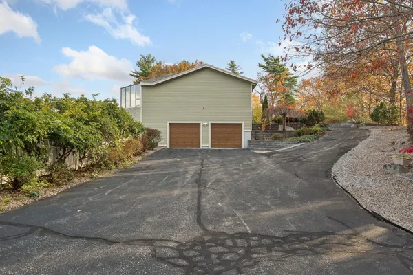 $2,850,000 | 141 Lakewood Drive, Alton, NH 03810