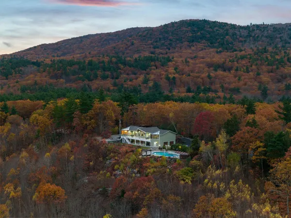 $2,850,000 | 141 Lakewood Drive, Alton, NH 03810