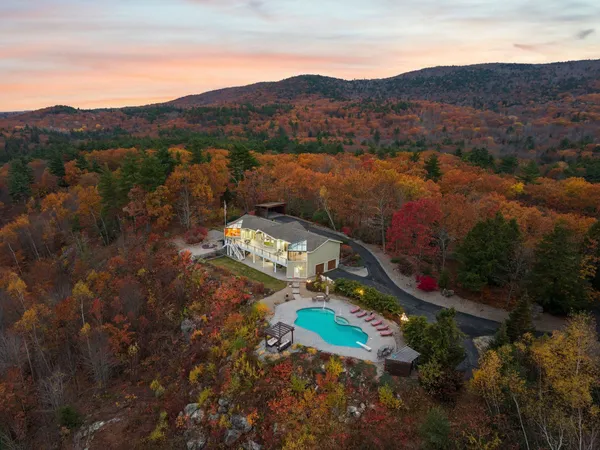 $2,850,000 | 141 Lakewood Drive, Alton, NH 03810