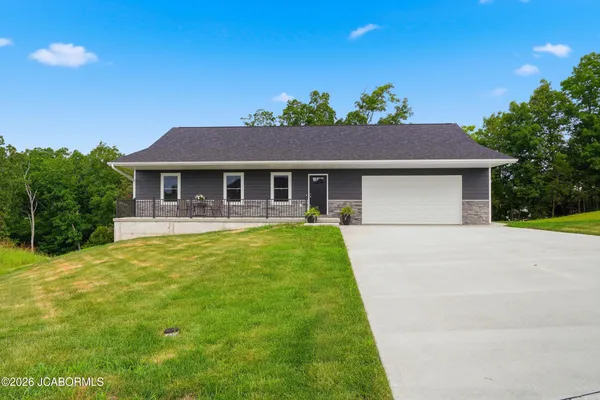 $379,900 | 213 Gavin Lane, Linn, MO 65051