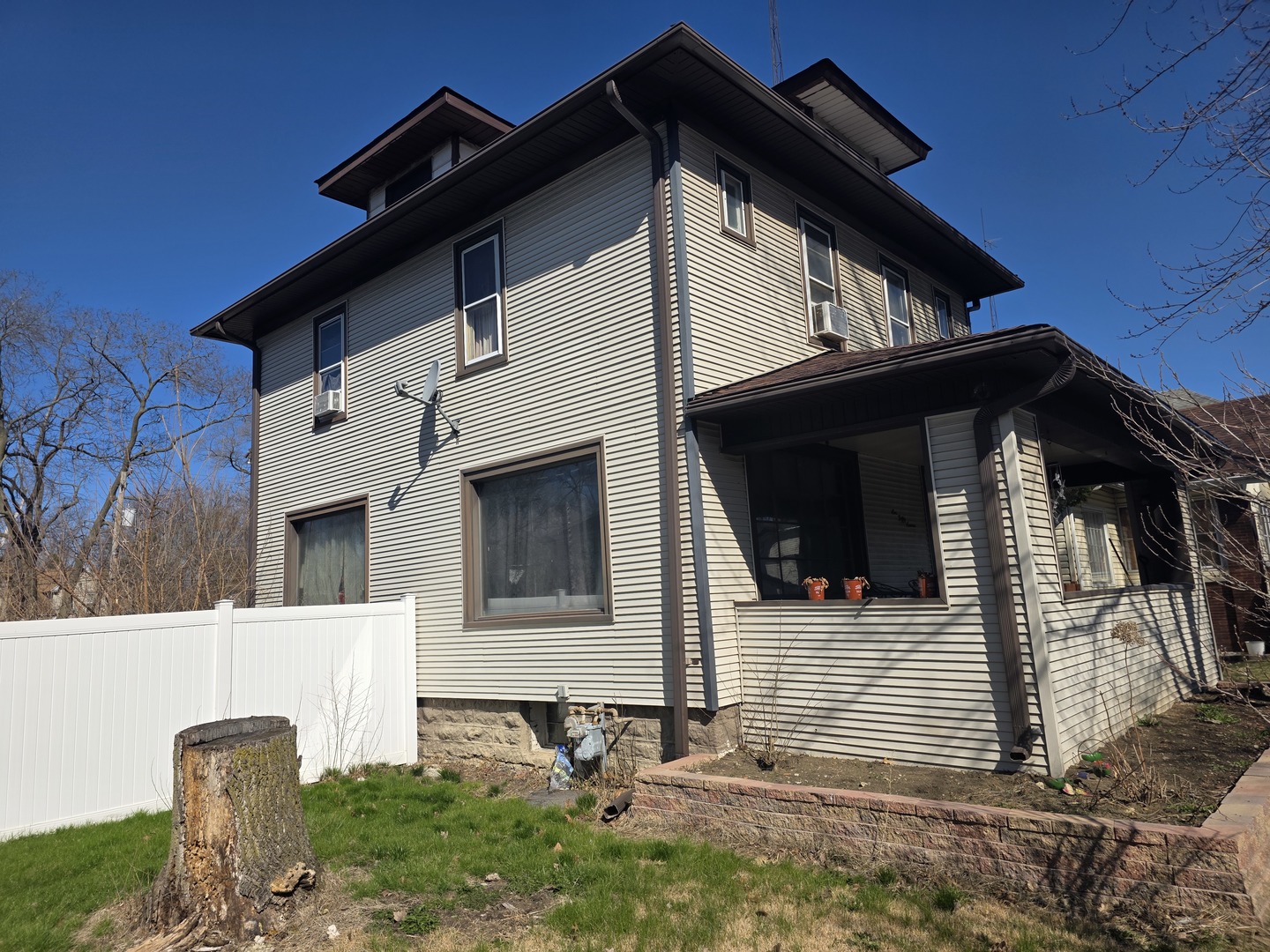 657 South Poplar Avenue Kankakee, IL 60901 - Photo 2 of 2