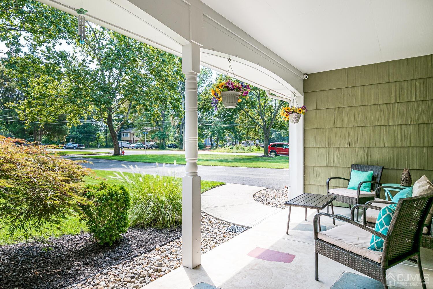 26 Evergreen Road Somerset, NJ 08873 - Photo 4 of 41