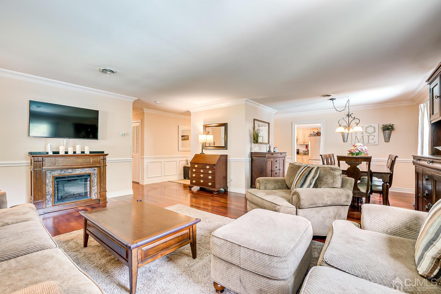 26 Evergreen Road Somerset, NJ 08873 - Photo 7 of 41