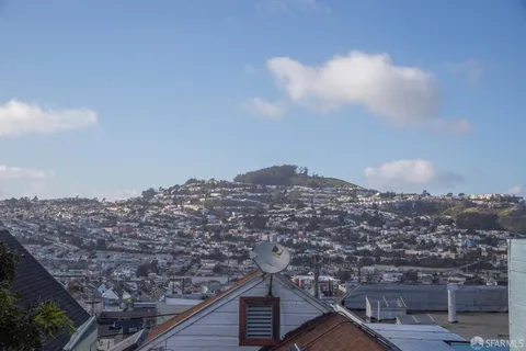 $899,000 | 724 Excelsior Avenue, San Francisco, CA 94112