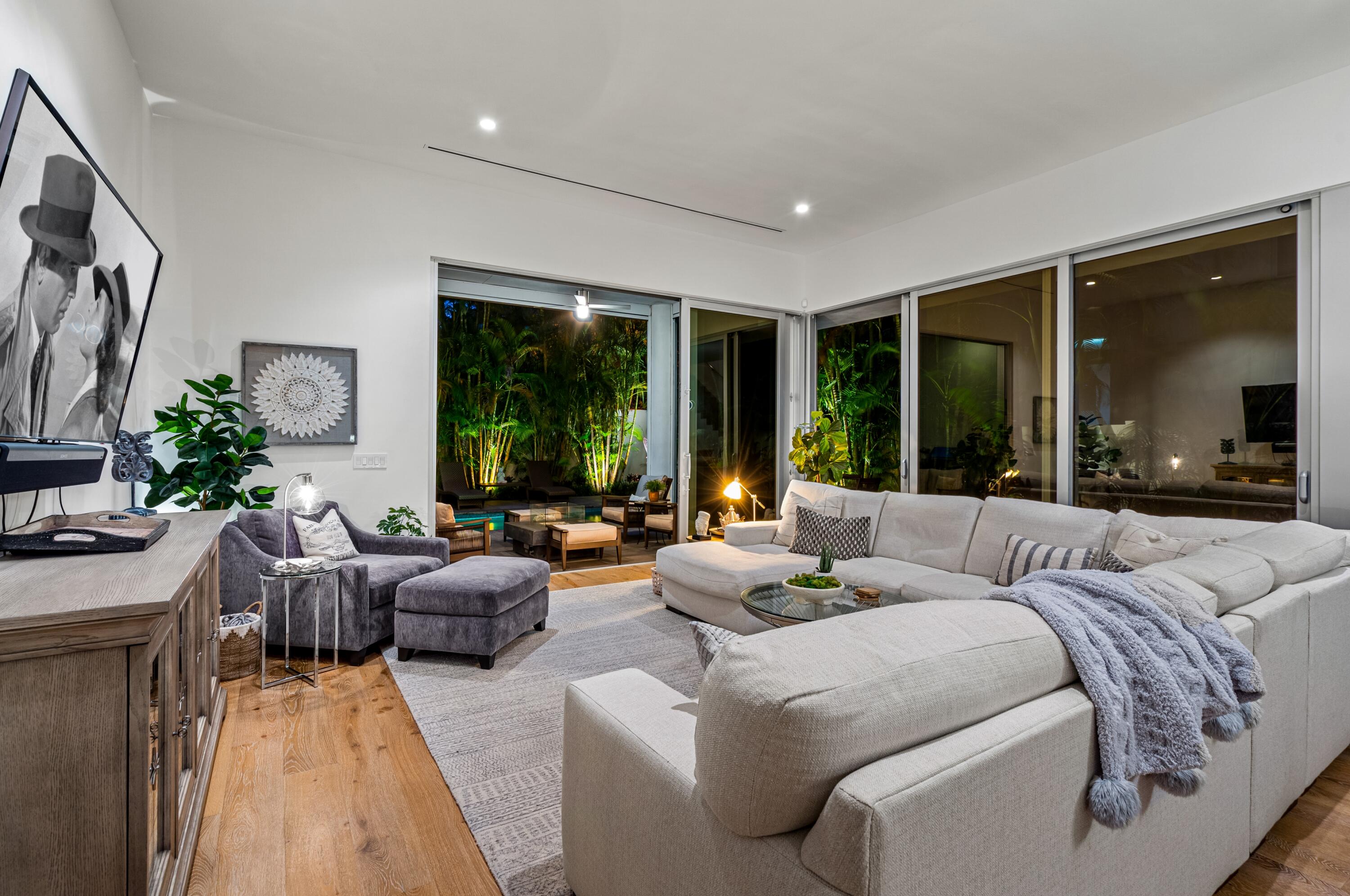 322 Northeast 7th Avenue Delray Beach, FL 33483 - Photo 12 of 38 mls_LIVINGROOM_TO_VIEW