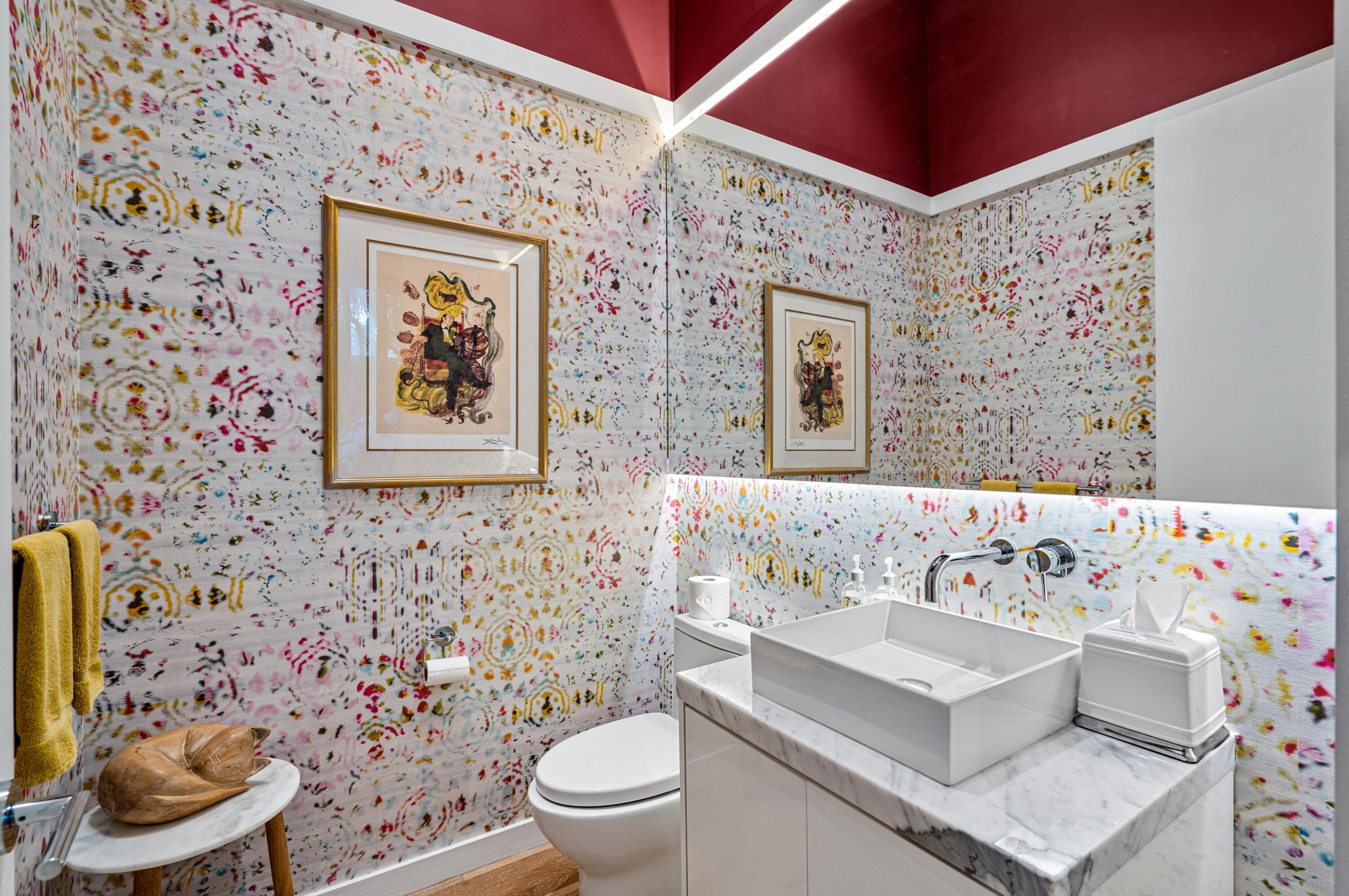 322 Northeast 7th Avenue Delray Beach, FL 33483 - Photo 15 of 38 mls_POWDER_BATHROOM