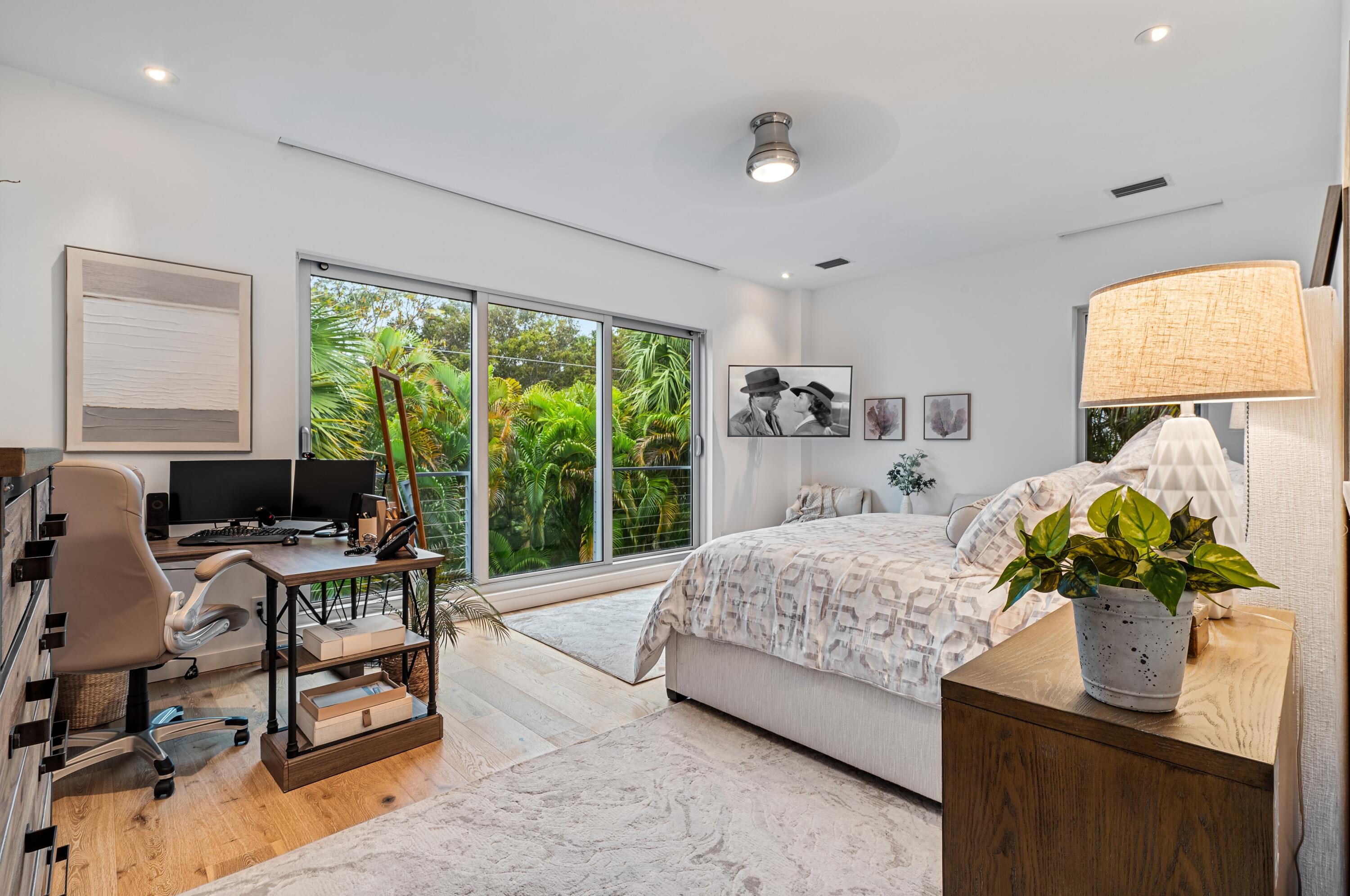 322 Northeast 7th Avenue Delray Beach, FL 33483 - Photo 19 of 38 mls_PRIMARY_BEDROOM_RIGHT_ANGLE